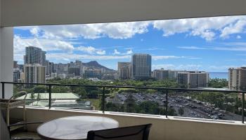 Canterbury Pl condo # 18B, Honolulu, Hawaii - photo 4 of 13