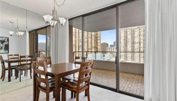 Canterbury Pl condo # 19D, Honolulu, Hawaii - photo 5 of 12