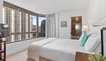 Canterbury Pl condo # 19D, Honolulu, Hawaii - photo 6 of 12