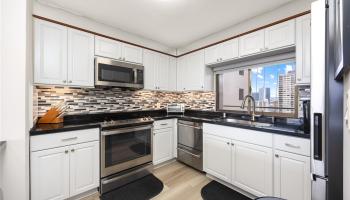 Canterbury Pl condo # 26C, Honolulu, Hawaii - photo 3 of 25