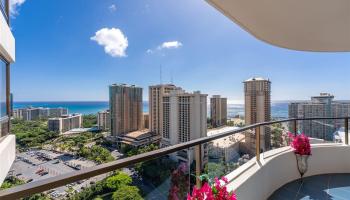 Canterbury Pl condo # 32A, Honolulu, Hawaii - photo 4 of 18