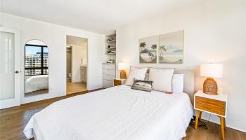 Canterbury Pl condo # 32E, Honolulu, Hawaii - photo 3 of 17