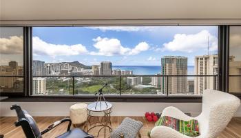 Canterbury Pl condo # 35C, Honolulu, Hawaii - photo 1 of 11