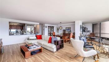 Canterbury Pl condo # 35C, Honolulu, Hawaii - photo 4 of 11