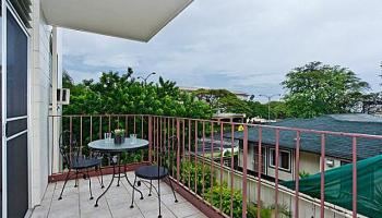 University Court Apts condo # 201, Honolulu, Hawaii - photo 1 of 10