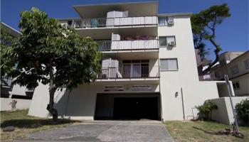 University Court Apts condo # 213, Honolulu, Hawaii - photo 2 of 6 University Court Apts condo # 213, Honolulu, Hawaii - photo 2 of 6