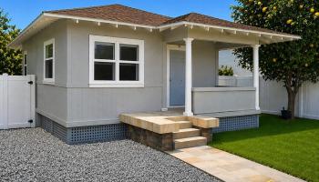 1919  Coyne Street Moiliili, Honolulu home - photo 2 of 5