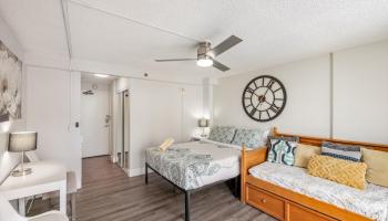 Inn On The Park condo # 706, Honolulu, Hawaii - photo 4 of 16