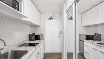 Inn On The Park condo # 706, Honolulu, Hawaii - photo 5 of 16