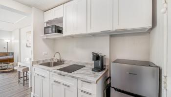 Inn On The Park condo # 706, Honolulu, Hawaii - photo 6 of 16