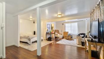 1924 Beretania Street Honolulu - Multi-family - photo 2 of 14