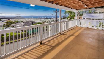 1952  Bertram St St. Louis, Diamond Head home - photo 4 of 25