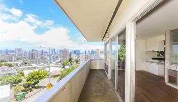 1952  Nehoa Place Makiki Heights, Honolulu home - photo 3 of 25