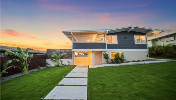 1974  Halekoa Drive Waialae Nui Rdge, Diamond Head home - photo 2 of 25