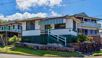 2001 Iholena Street Alewa Heights, Honolulu home - photo 1 of 23 2001 Iholena Street Alewa Heights, Honolulu home - photo 1 of 23