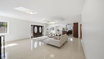 2004  Skyline Drive Kamehameha Heights, Honolulu home - photo 4 of 25