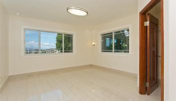 2004  Skyline Drive Kamehameha Heights, Honolulu home - photo 6 of 25