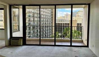 Waikiki Banyan condo # 1004, Honolulu, Hawaii - photo 4 of 19