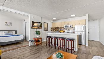 Waikiki Banyan condo # 1506/Makai, Honolulu, Hawaii - photo 4 of 25