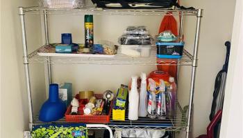 Waikiki Banyan condo # 1703-T2, Honolulu, Hawaii - photo 6 of 7