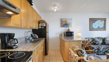 Waikiki Banyan condo # 2011-1, Honolulu, Hawaii - photo 5 of 14