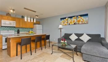 Waikiki Banyan condo # 2107, Honolulu, Hawaii - photo 3 of 17