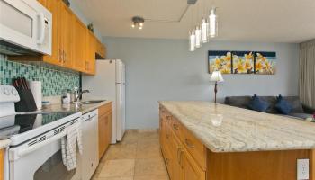 Waikiki Banyan condo # 2107, Honolulu, Hawaii - photo 5 of 18