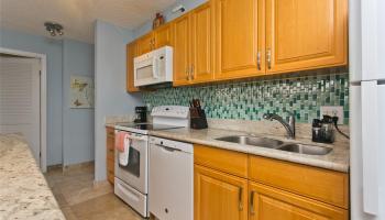 Waikiki Banyan condo # 2107, Honolulu, Hawaii - photo 5 of 17