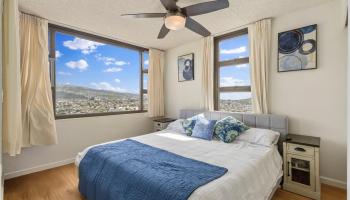 Waikiki Banyan condo # 3013, Honolulu, Hawaii - photo 6 of 17