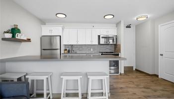 Waikiki Banyan condo # 3208 Mauka, Honolulu, Hawaii - photo 3 of 20