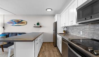 Waikiki Banyan condo # 3208 Mauka, Honolulu, Hawaii - photo 4 of 20