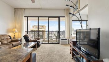 Waikiki Banyan condo # 3702-1 (Penthouse), Honolulu, Hawaii - photo 4 of 17