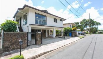 2013 Aoao Pl Kalihi-lower, Honolulu home - photo 2 of 25 2013 Aoao Pl Kalihi-lower, Honolulu home - photo 2 of 25