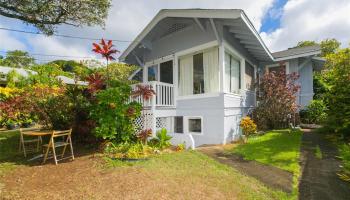 2015C Round Top Drive Makiki Heights, Honolulu home - photo 1 of 15 2015C Round Top Drive Makiki Heights, Honolulu home - photo 1 of 15