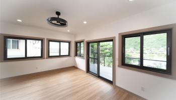 2056 10th Ave Honolulu - Rental - photo 2 of 10