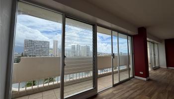 2085 Ala Wai Blvd Honolulu - Rental - photo 4 of 23