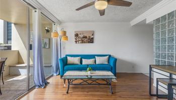 2092 Kuhio Ave Honolulu - Rental - photo 3 of 17