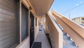 2105 Algaroba St Honolulu - Multi-family - photo 3 of 25