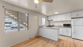 2105 Algaroba St Honolulu - Multi-family - photo 5 of 25