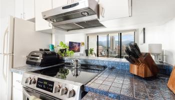 2121 Ala Wai condo # 1702, Honolulu, Hawaii - photo 5 of 14