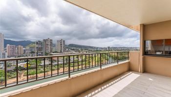 2121 Ala Wai condo # 1703, Honolulu, Hawaii - photo 4 of 24