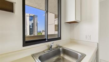 2121 Ala Wai condo # 1802, Honolulu, Hawaii - photo 4 of 25