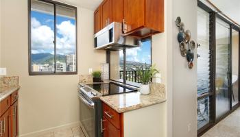 2121 Ala Wai Blvd Honolulu - Rental - photo 4 of 13
