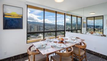 2121 Ala Wai Blvd Honolulu - Rental - photo 5 of 25