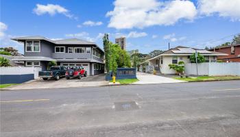 2134 Kanealii Ave Honolulu - Multi-family - photo 3 of 20