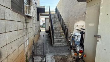 2135 Bannister Pl Honolulu - Multi-family - photo 3 of 25