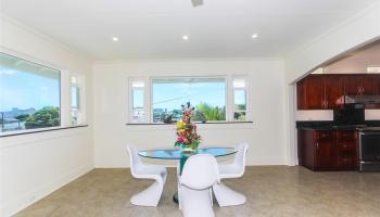 2142 Damon Street Manoa-lower, Honolulu home - photo 4 of 25 2142 Damon Street Manoa-lower, Honolulu home - photo 4 of 25