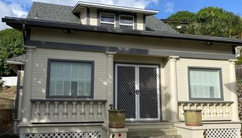 2142 Wilder Ave Honolulu - Rental - photo 1 of 24