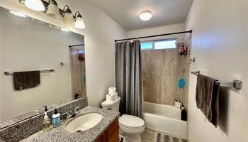 2205  Fern St Moiliili, Honolulu home - photo 5 of 13