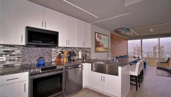 2211 Ala Wai Blvd Honolulu - Rental - photo 5 of 24